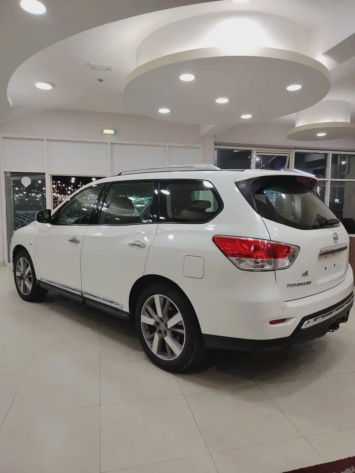 Nissan pathfinder SV 2017-3-3
