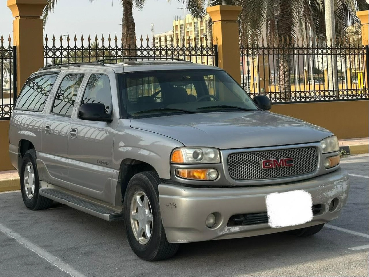 GMC Yukon Denali SUV-4-4