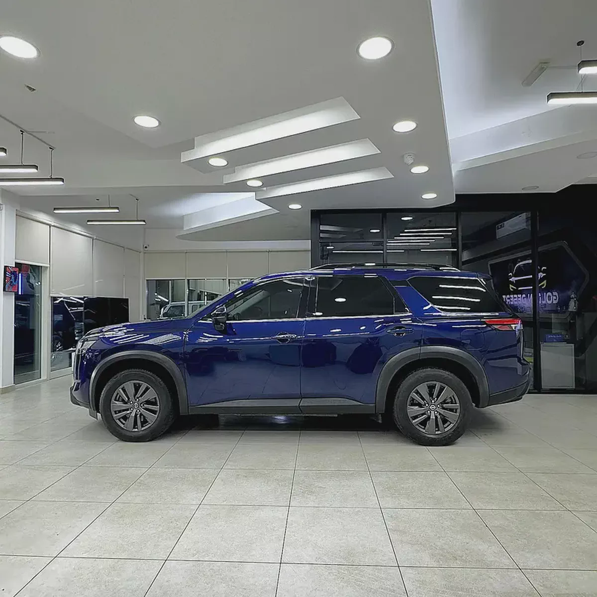 2022 Nissan Pathfinder SV-3-3
