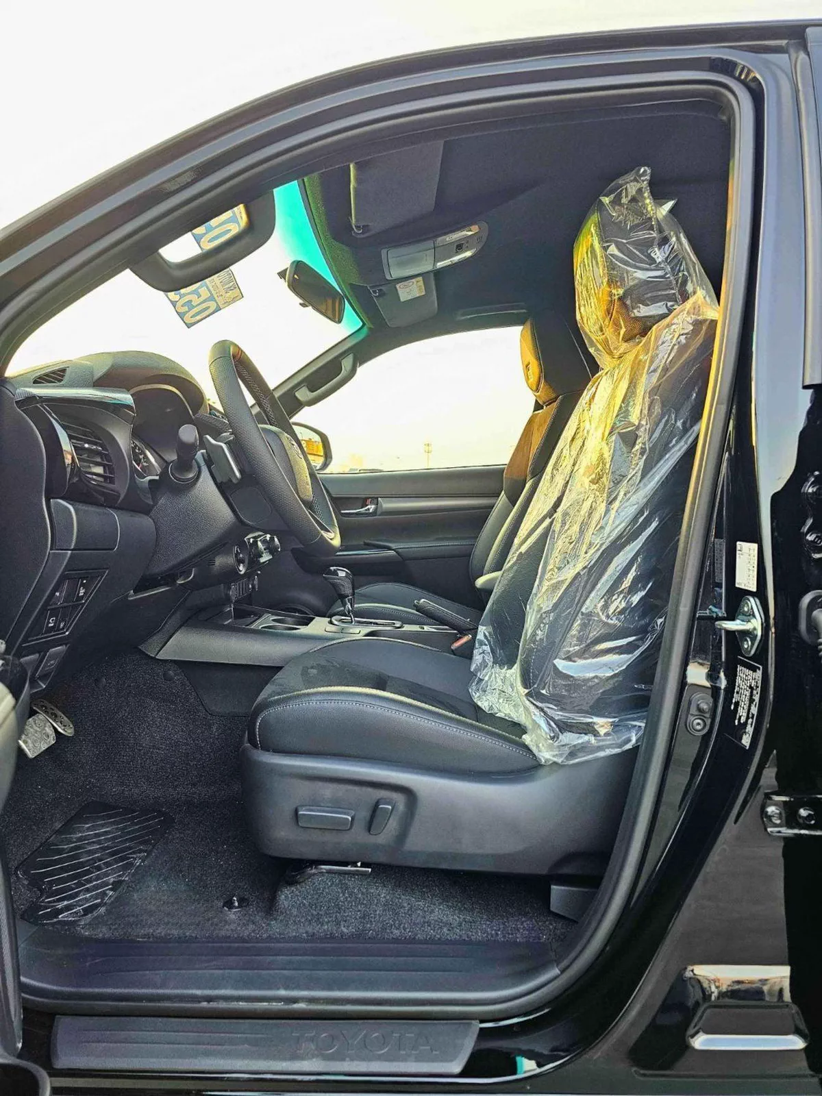 Toyota Hilux GR SPORT | 4.0L V6 PETROL | BLIND SPOT | OVER FNDER+WIDE BODY | 360 САМ | DIFF LOCK | CODE # H4GRY-12-0