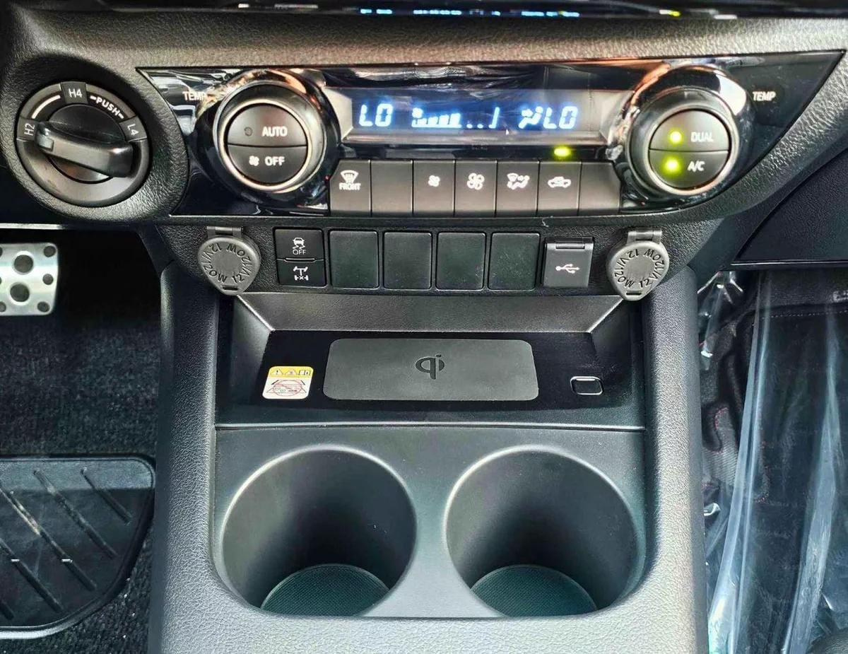 Toyota Hilux GR SPORT | 4.0L V6 PETROL | BLIND SPOT | OVER FNDER+WIDE BODY | 360 САМ | DIFF LOCK | CODE # H4GRY-14-0