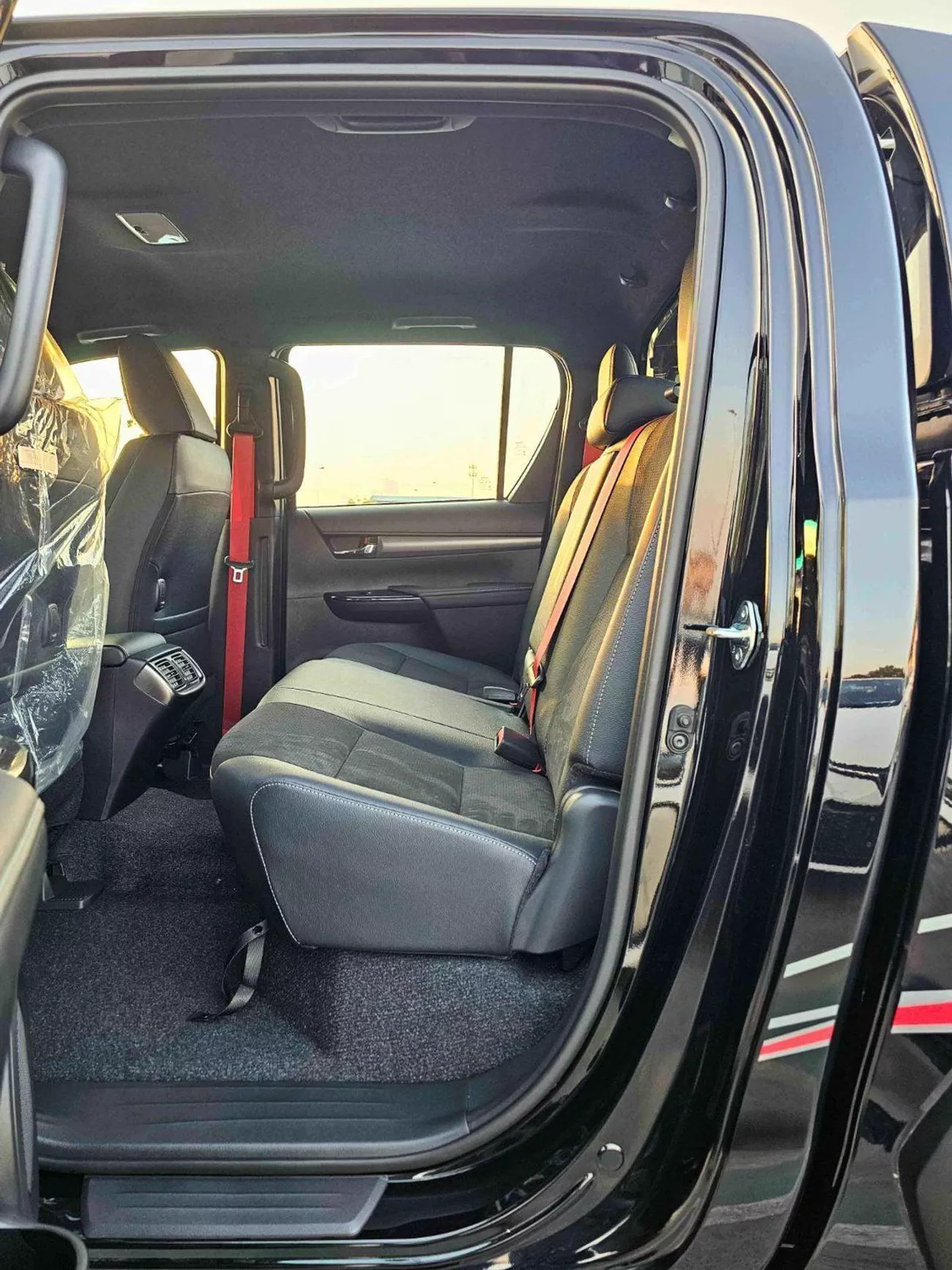 Toyota Hilux GR SPORT | 4.0L V6 PETROL | BLIND SPOT | OVER FNDER+WIDE BODY | 360 САМ | DIFF LOCK | CODE # H4GRY-16-0