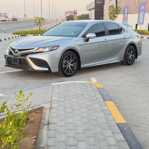 2024 Toyota Camry SE - American Specs