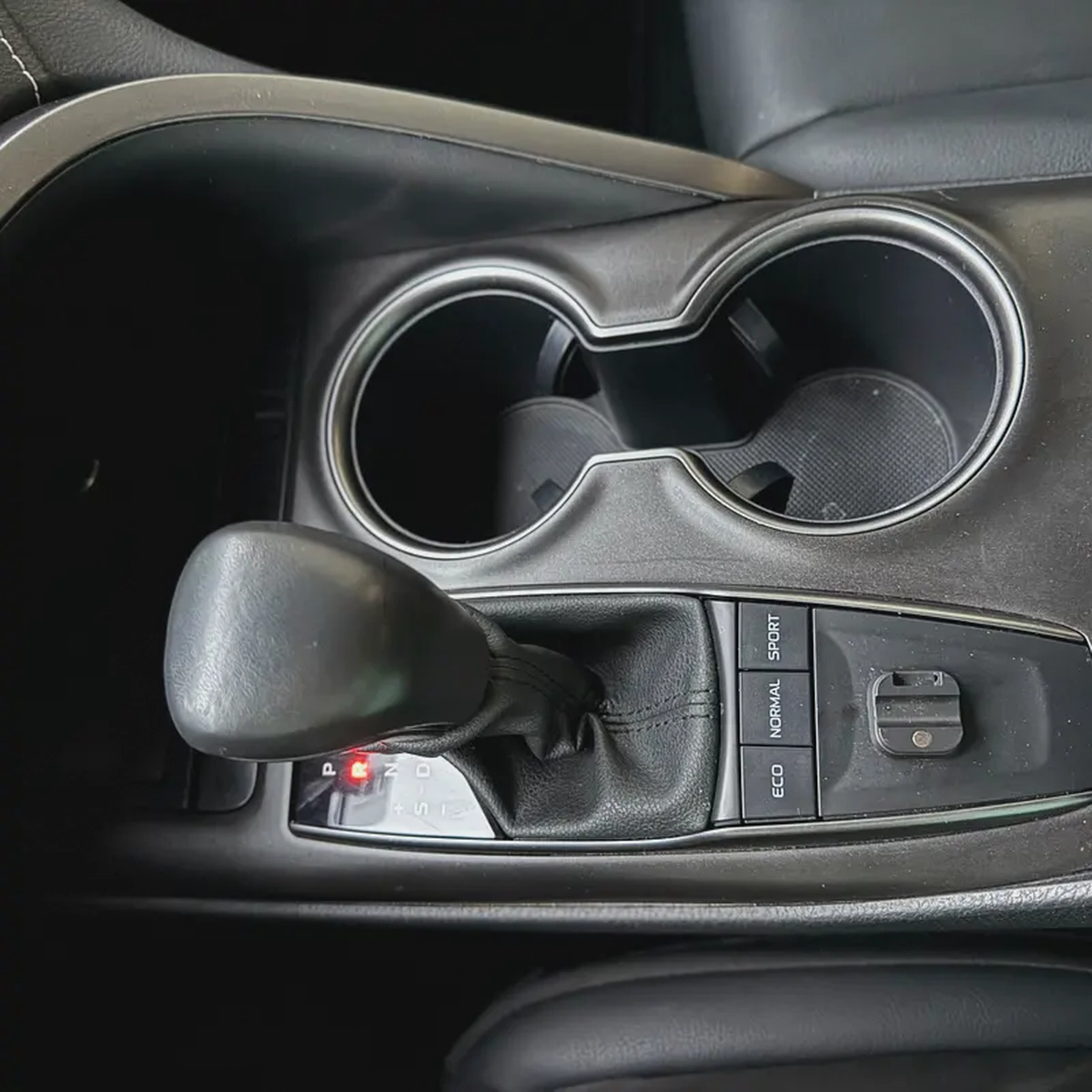 2024 Toyota Camry SE - American Specs-12-12