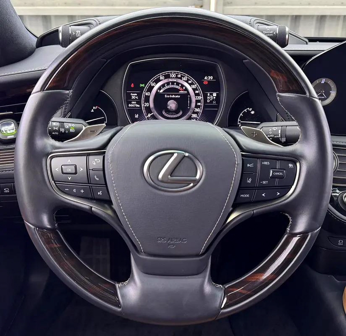 Lexus LS 500 2022 | Well Maintained | GCC Specs | GCC | Pristine Condition-9-9