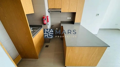 Modern 1BHK with Gorgeous Poolview – Perfect Spot-4