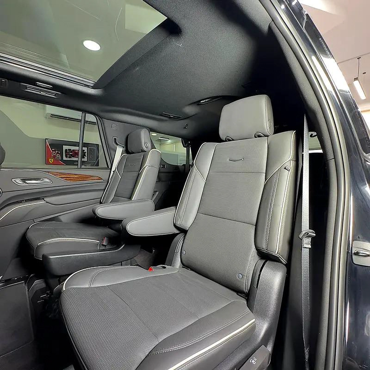 2024 Cadillac Escalade Premium Luxury-8-8