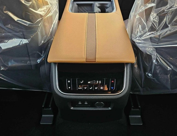 Nissan Patrol LE PLATINUM TWIN TURBO /FULL OPTION WITH RR ENTERTAINMENT SCREEN (CODE # LE PLATINUM)