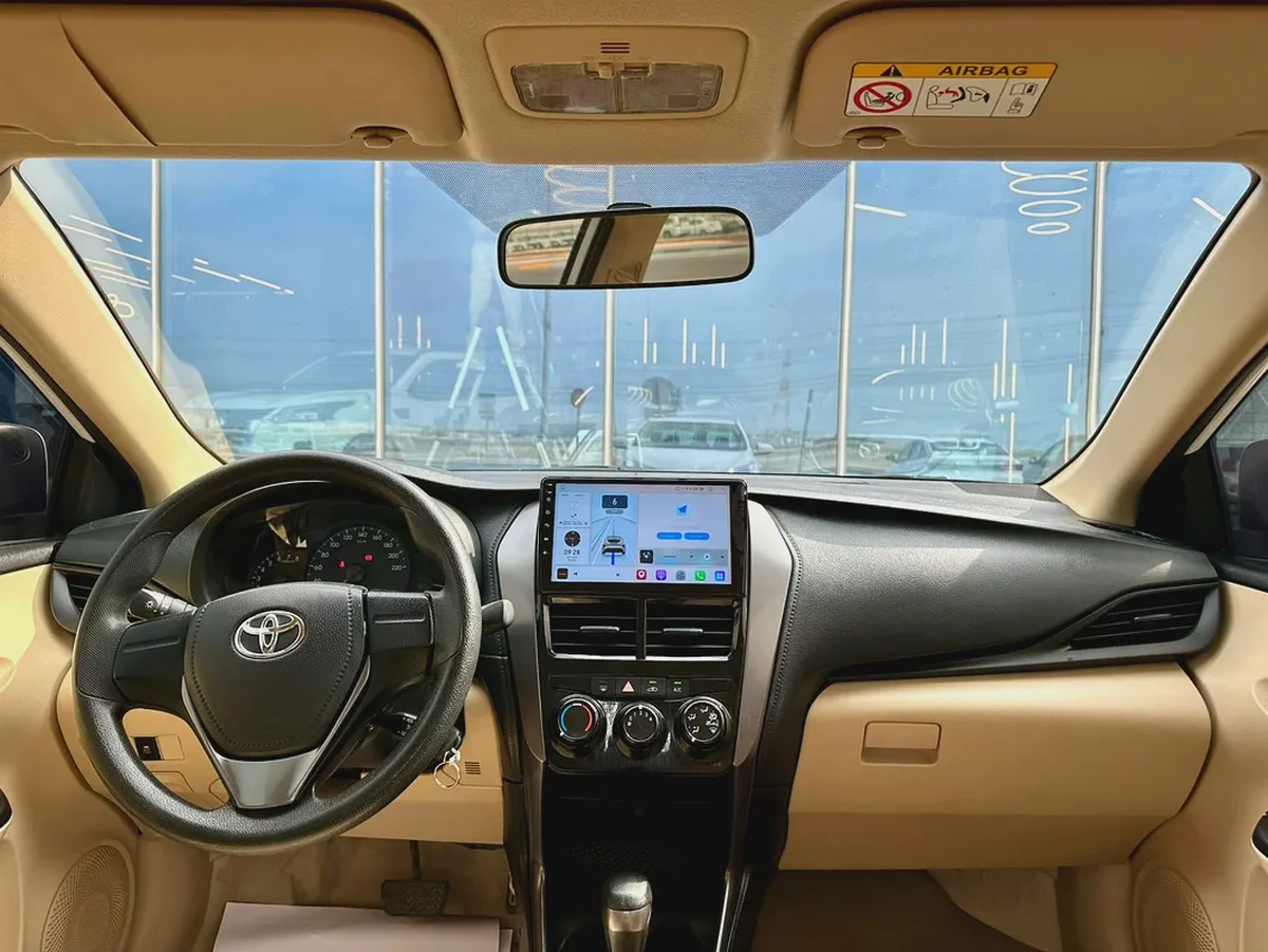 TOYOTA YARIS 2022 1.5L GCC (580/-MONTHLY)-8-8