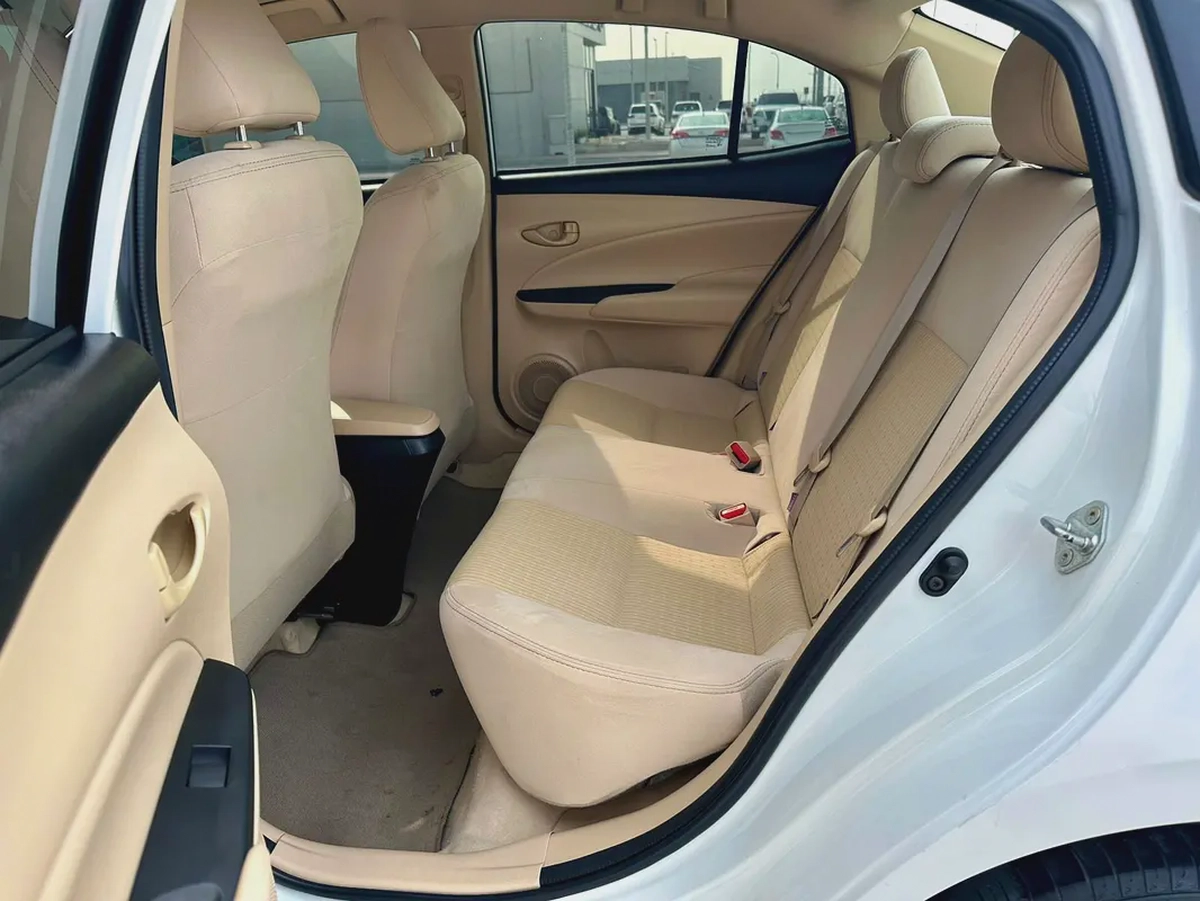 TOYOTA YARIS 2022 1.5L GCC (580/-MONTHLY)-12-12