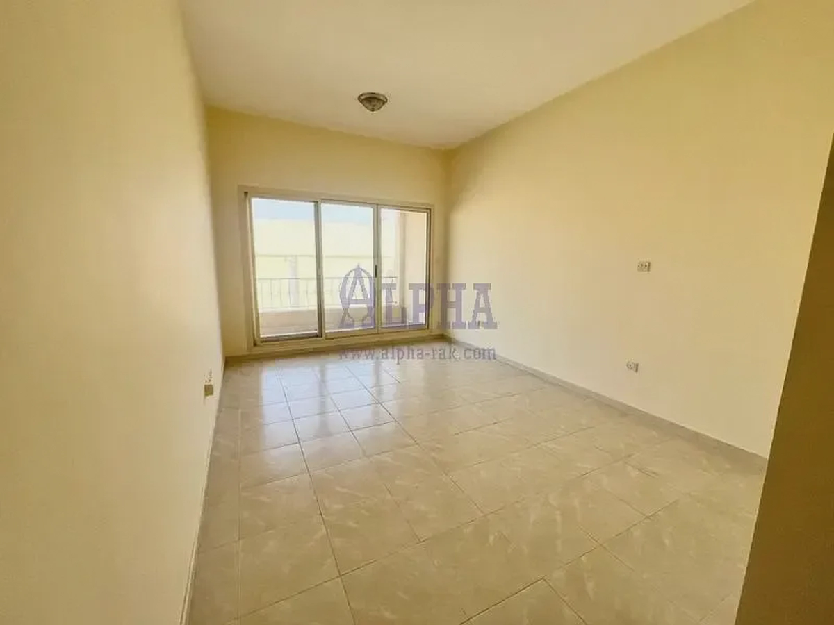 Large 1 BR | Behind The Mall | Spacios Apartment-1-1