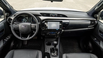 Toyota Hilux ADVENTURE-11