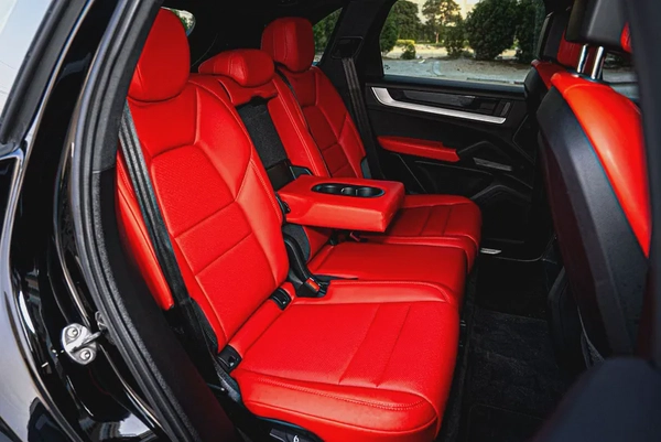 2024 | Porsche Cayenne | Low Mileage | One Year Warranty | Standard |