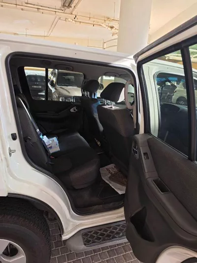 Nissan Pathfinder V6 Nissan Pathfinder 2015 GCC specs-9