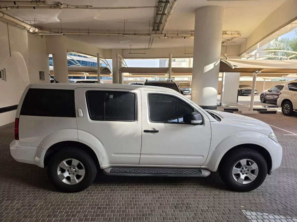 Nissan Pathfinder V6 Nissan Pathfinder 2015 GCC specs-13-0