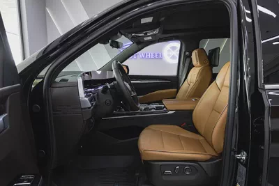 2025 - Cadillac Escalade Sport Platinum V8 for 444,000.00 AED-9