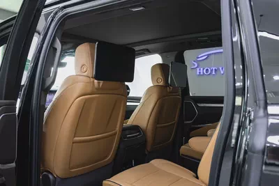 2025 - Cadillac Escalade Sport Platinum V8 for 444,000.00 AED-13
