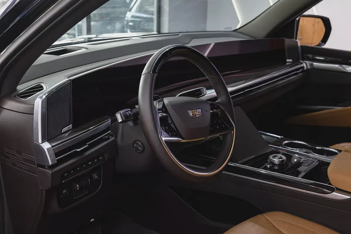 2025 - Cadillac Escalade Sport Platinum V8 for 444,000.00 AED-11-11