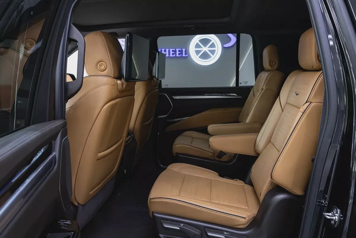 2025 - Cadillac Escalade Sport Platinum V8 for 444,000.00 AED-12-12