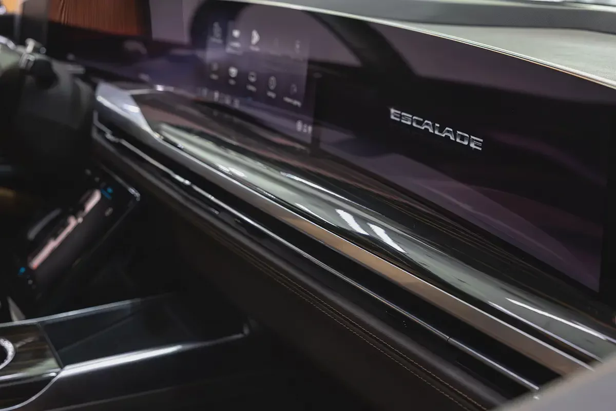 2025 - Cadillac Escalade Sport Platinum V8 for 444,000.00 AED-18-18