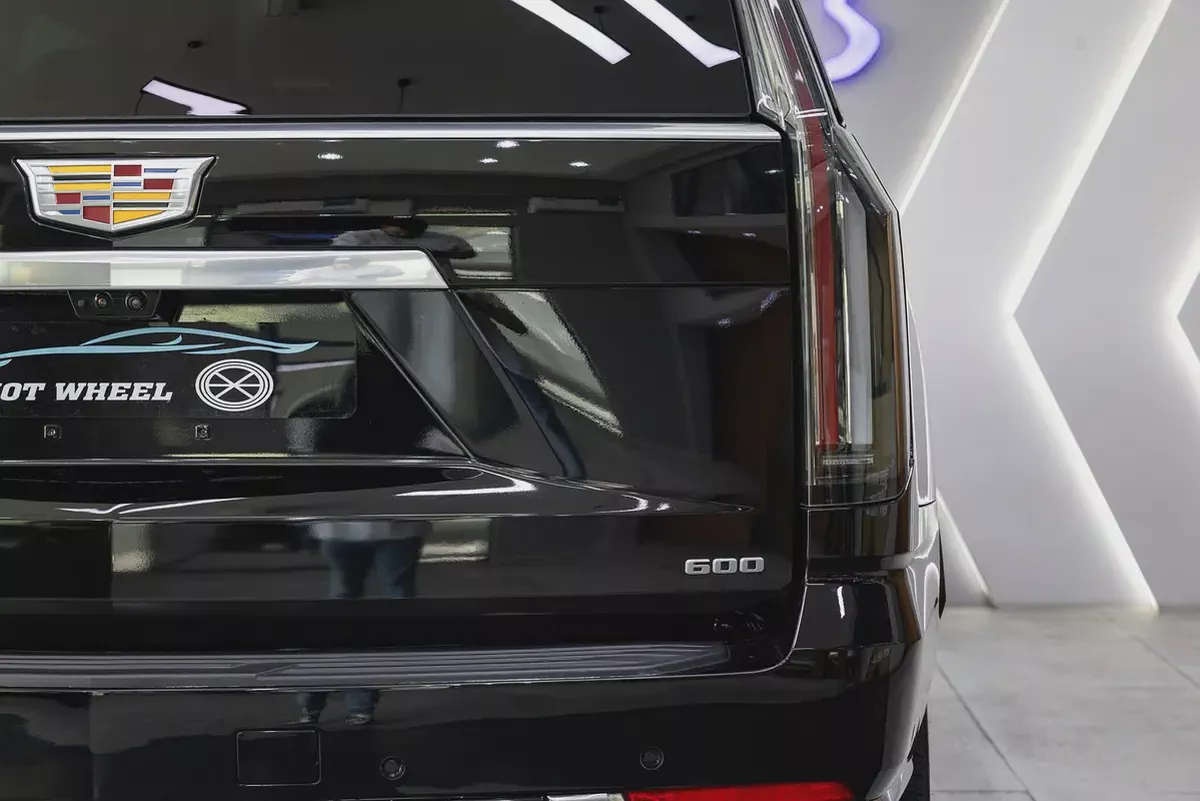 2025 - Cadillac Escalade Sport Platinum V8 for 444,000.00 AED-6-6
