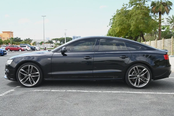 0% DP - S-LINE AUDI A5 2016 - ACCIDENT FREE - GCC