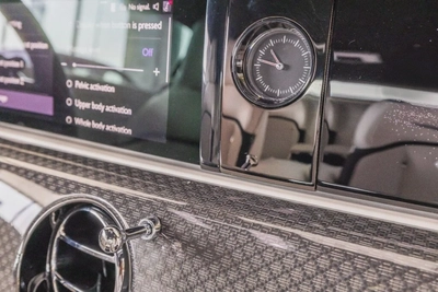 Rolls-Royce Spectre-8