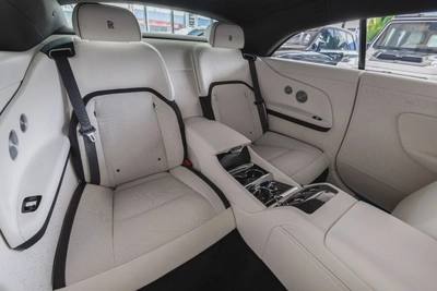 Rolls-Royce Spectre-6