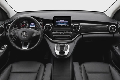 Mercedes-Benz V250 2018 l Gargash l Premium Van l AED 1,852 P.M l 0% Downpayment-9