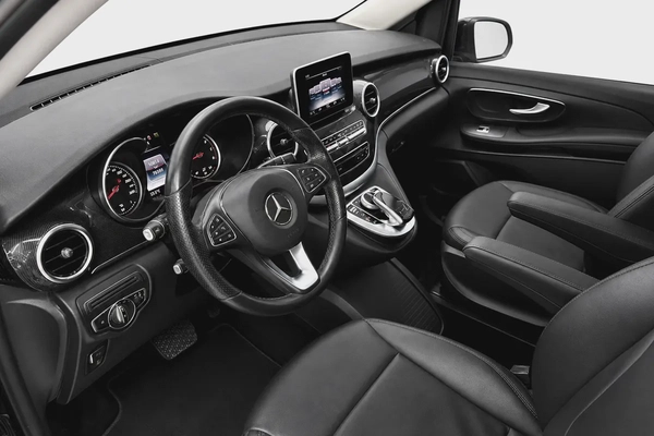 Mercedes-Benz V250 2018 l Gargash l Premium Van l AED 1,852 P.M l 0% Downpayment