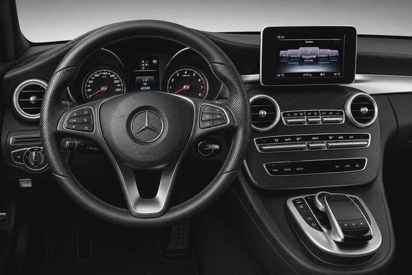 Mercedes-Benz V250 2018 l Gargash l Premium Van l AED 1,852 P.M l 0% Downpayment