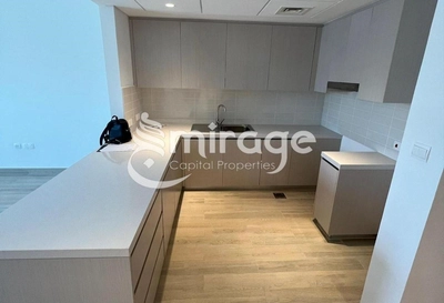 Apartment for rent in Waters Edge, Yas Island-2