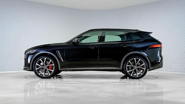 Jaguar F-Pace SVR