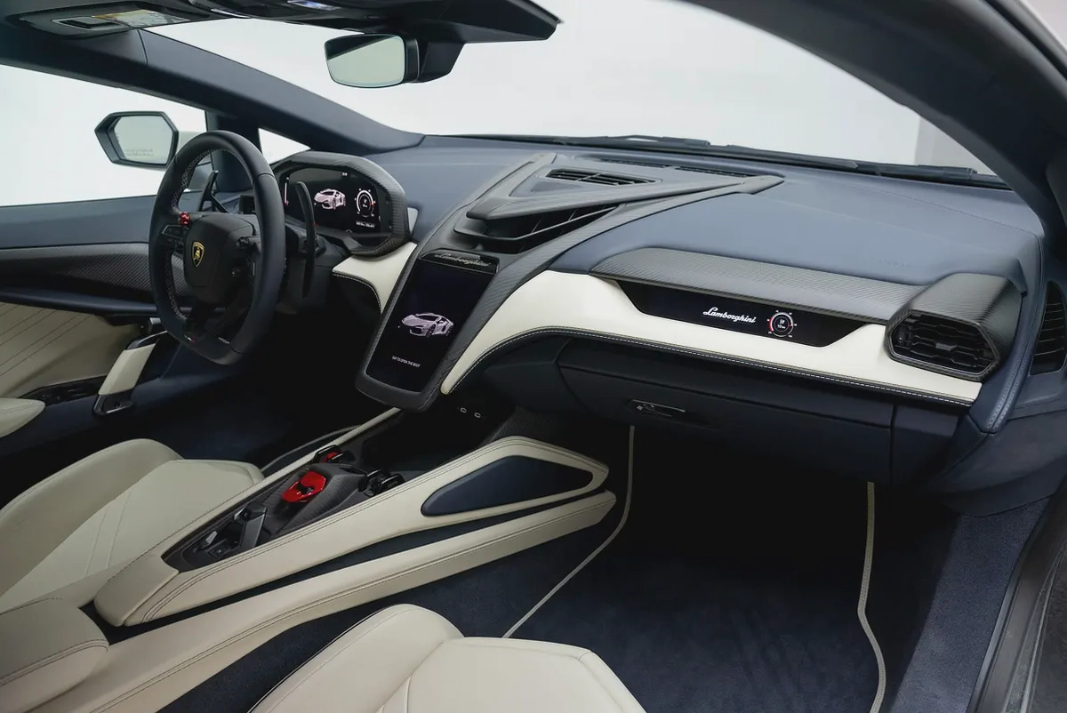 2024 LAMBORGHINI REVUELTO – FULL CARBON FIBER, STUNNING SPEC, MAIN DEALER WARRANTY SERVICE