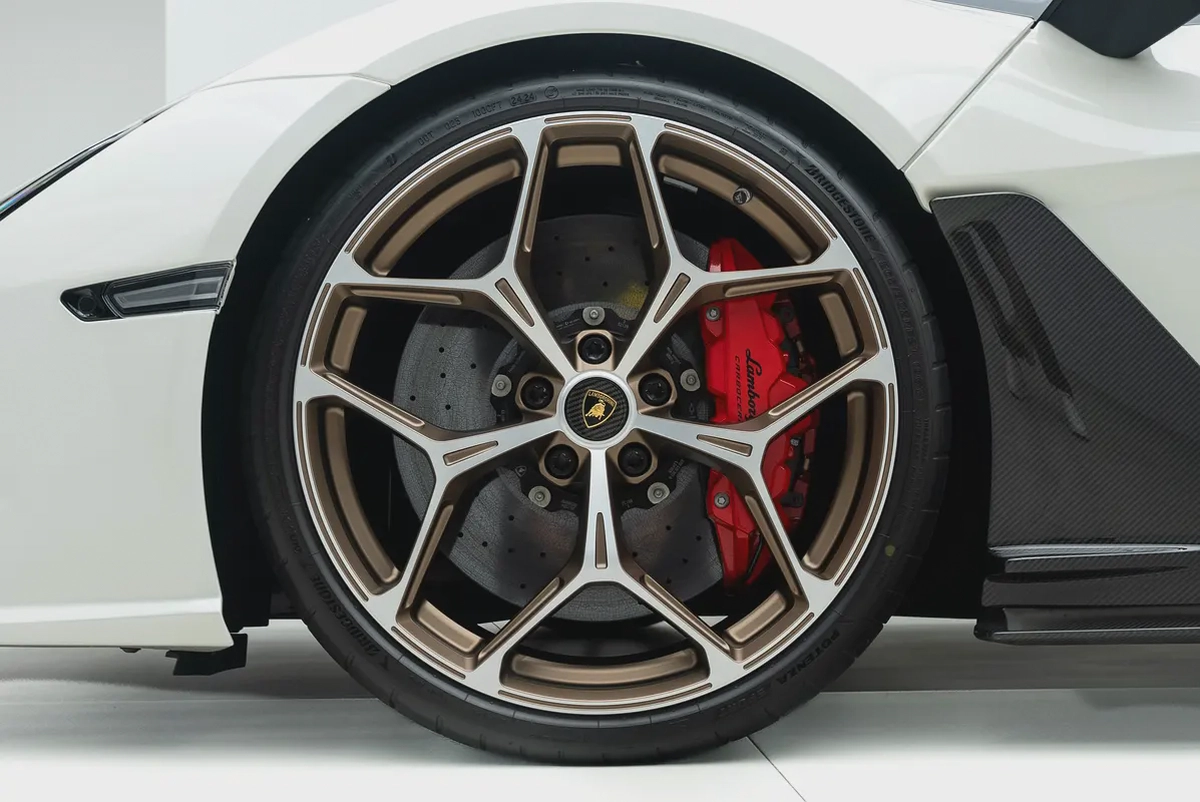 2024 LAMBORGHINI REVUELTO – FULL CARBON FIBER, STUNNING SPEC, MAIN DEALER WARRANTY SERVICE