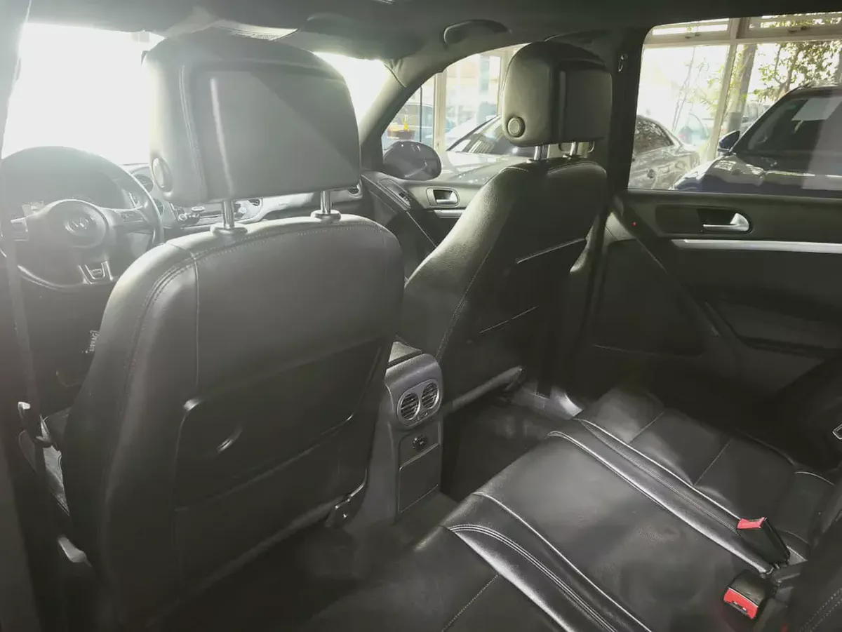 2.0 TSI . 4Motion . GCC Specs . Full Option-9-9