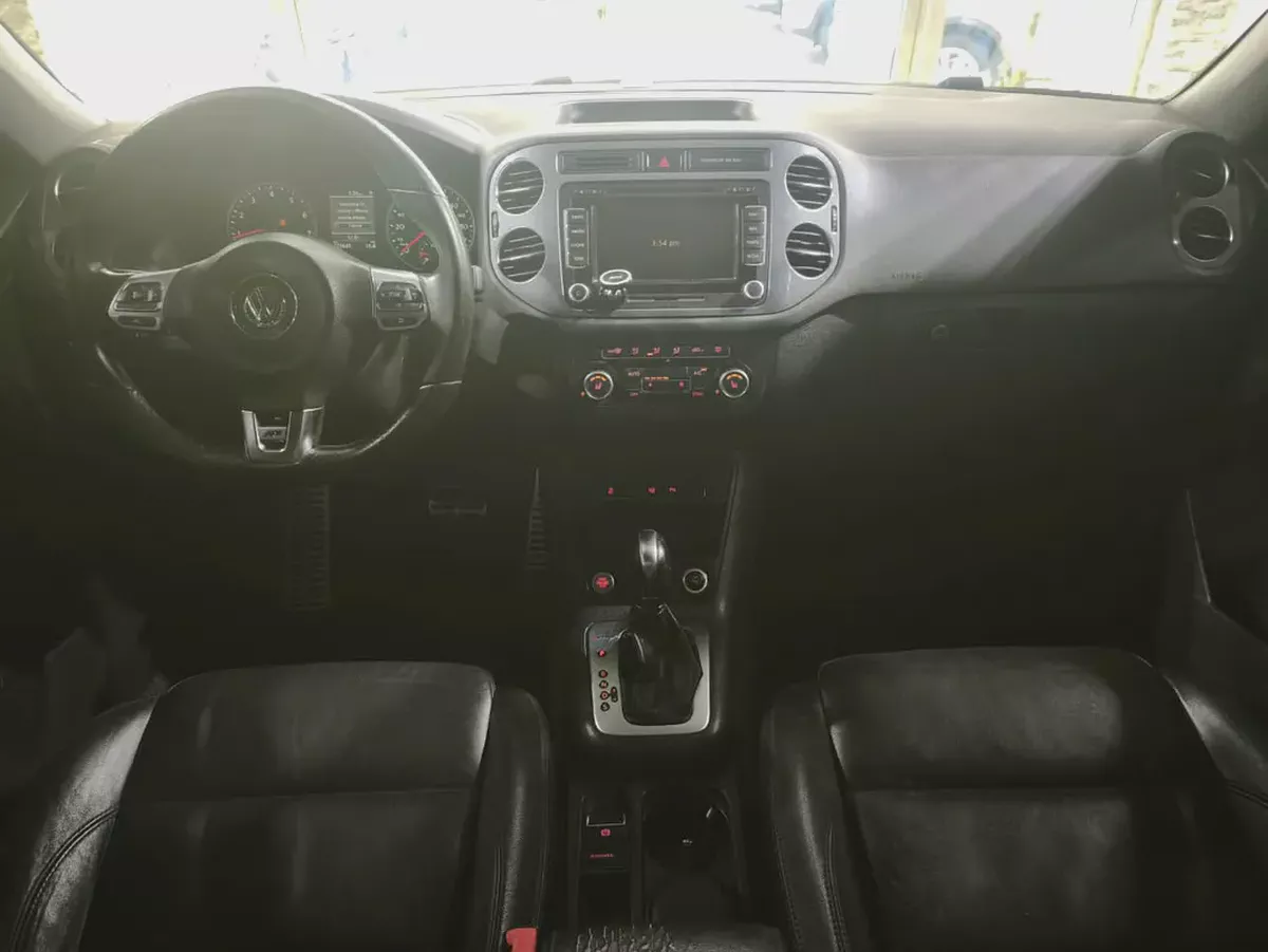 2.0 TSI . 4Motion . GCC Specs . Full Option-10-10