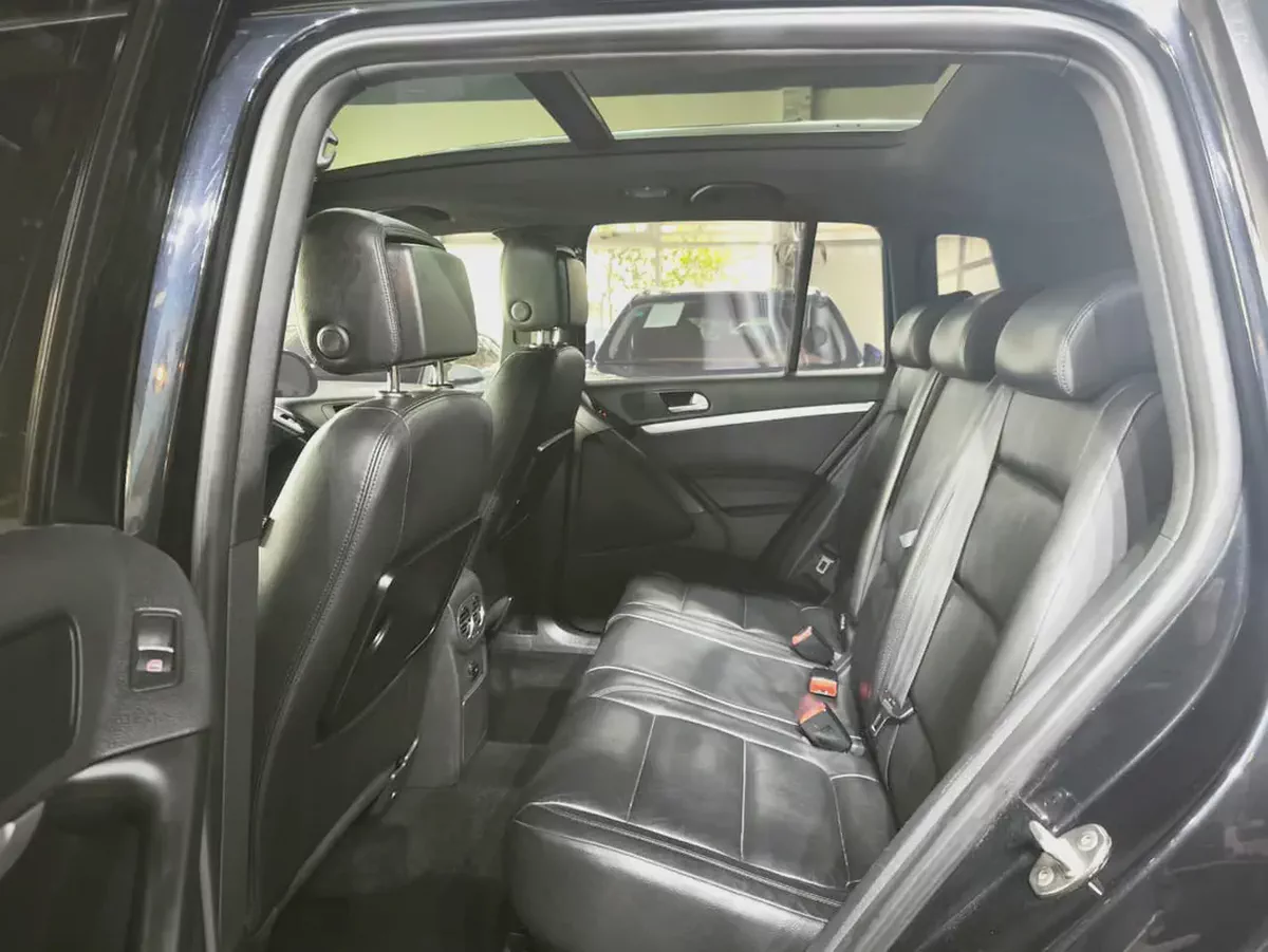 2.0 TSI . 4Motion . GCC Specs . Full Option-8-8