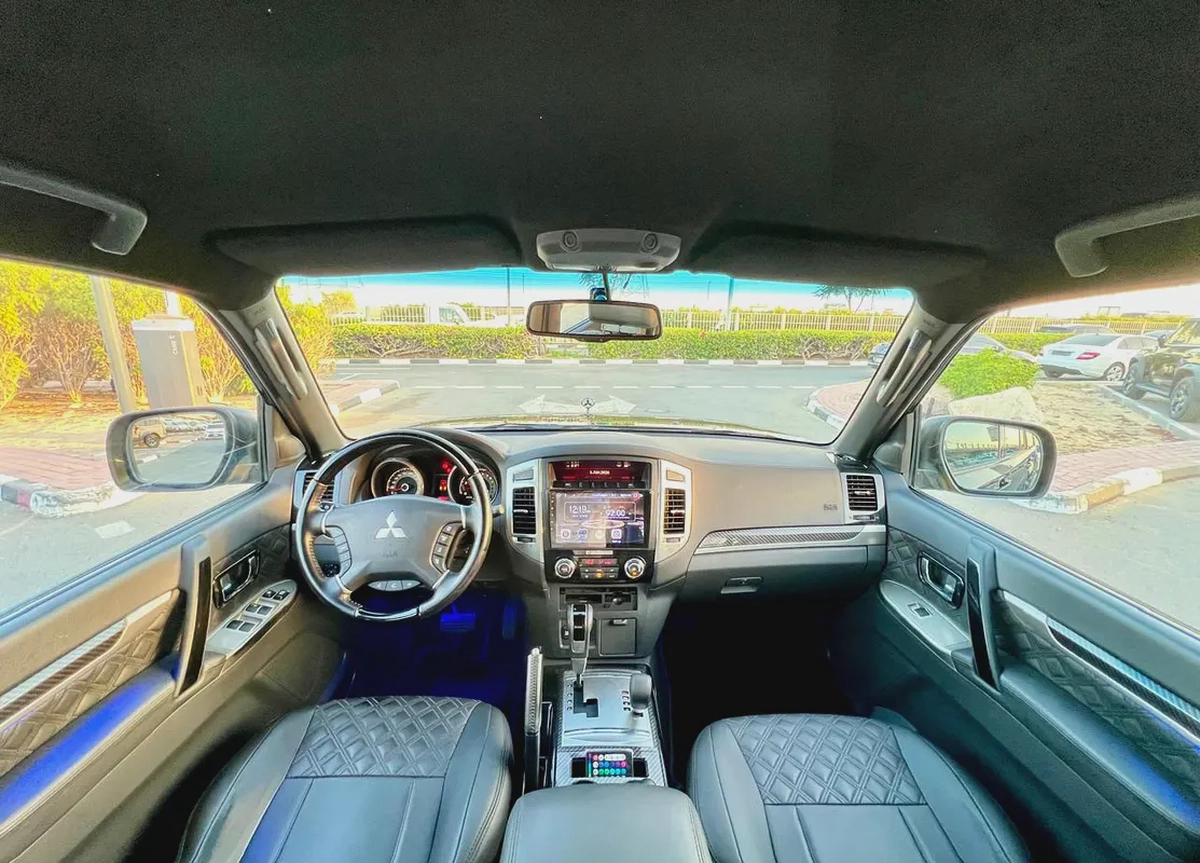 MITSUBISHI PAJERO SIGNATUE 2020 GCC-11-11