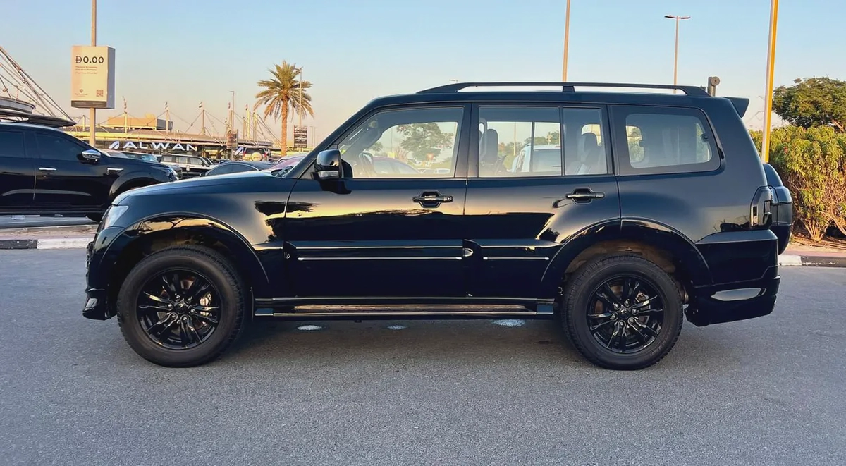 MITSUBISHI PAJERO SIGNATUE 2020 GCC-5-5