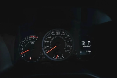 High-Roof 13-Seater Passenger Van | Automatic | GCC Specs | Ref#T28025-13