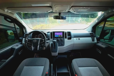 High-Roof 13-Seater Passenger Van | Automatic | GCC Specs | Ref#T28025-6