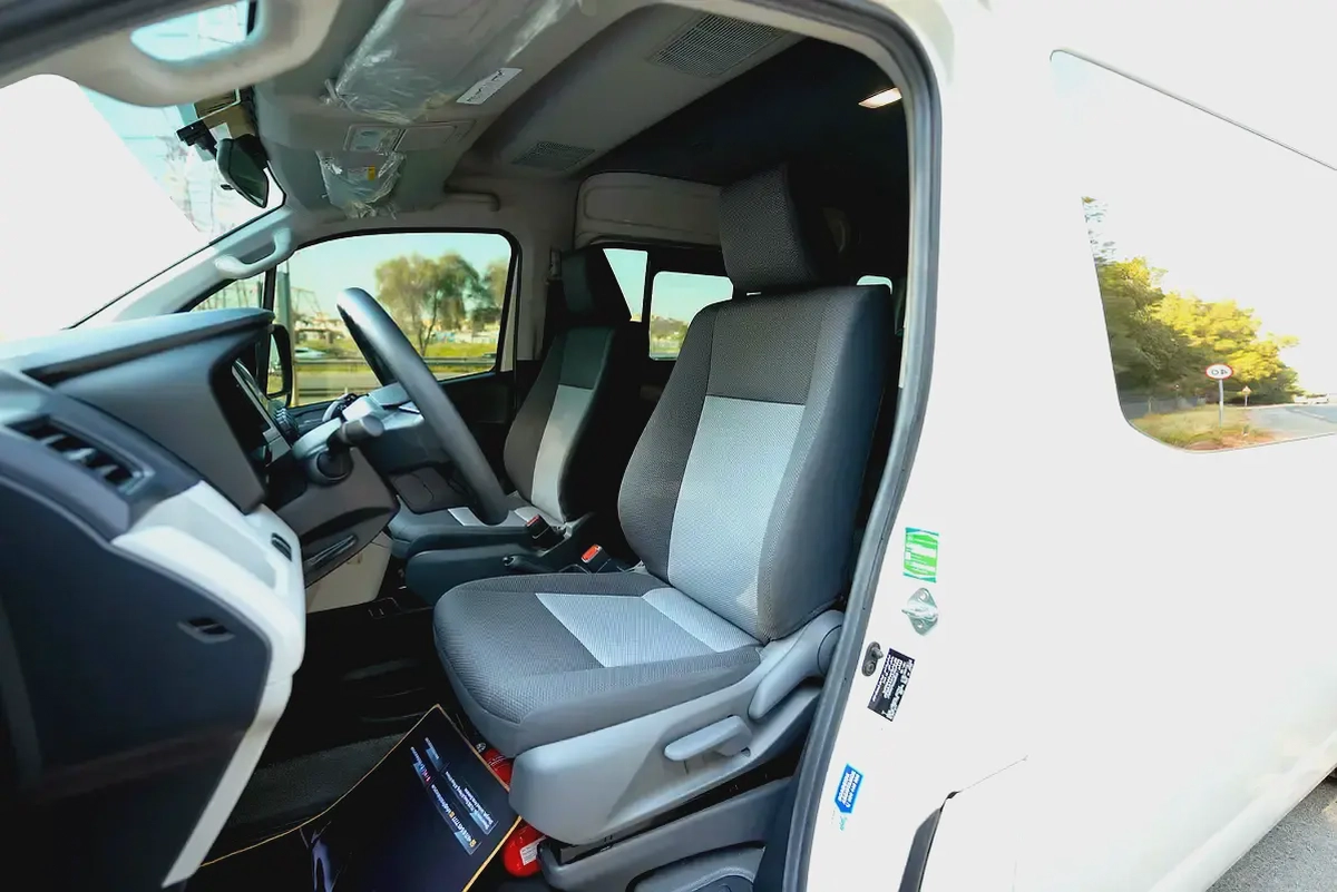 High-Roof 13-Seater Passenger Van | Automatic | GCC Specs | Ref#T28025-8-8