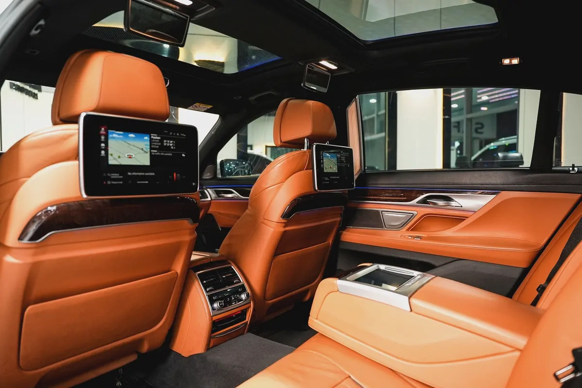 BMW 730 Li Master class-10-10