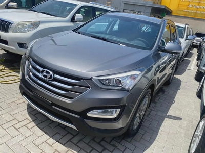Hyundai santafe 2015 gary color GCC calen car-2