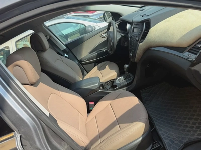 Hyundai santafe 2015 gary color GCC calen car-7