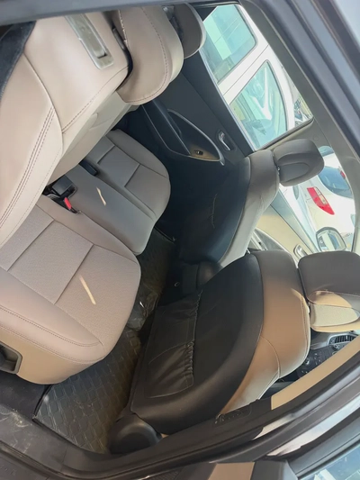 Hyundai santafe 2015 gary color GCC calen car-8