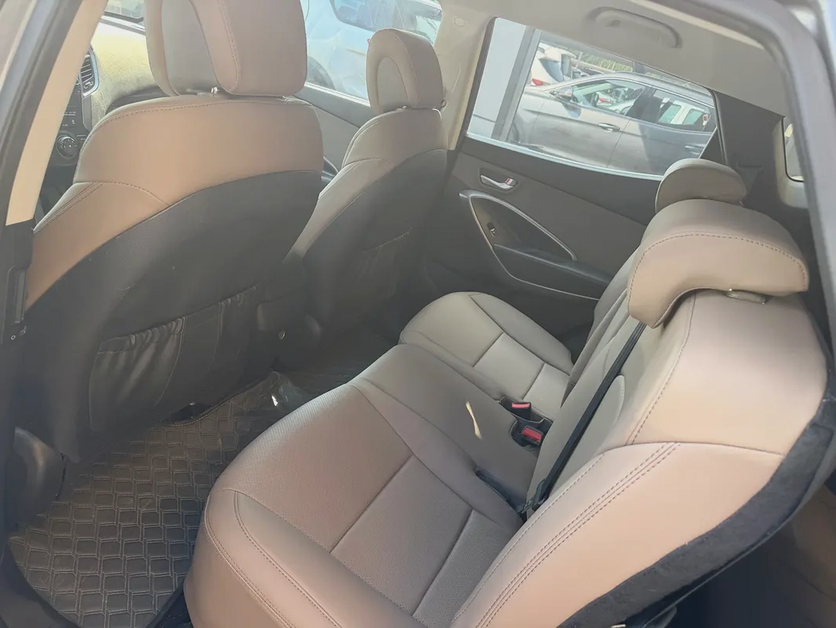 Hyundai santafe 2015 gary color GCC calen car-6-6