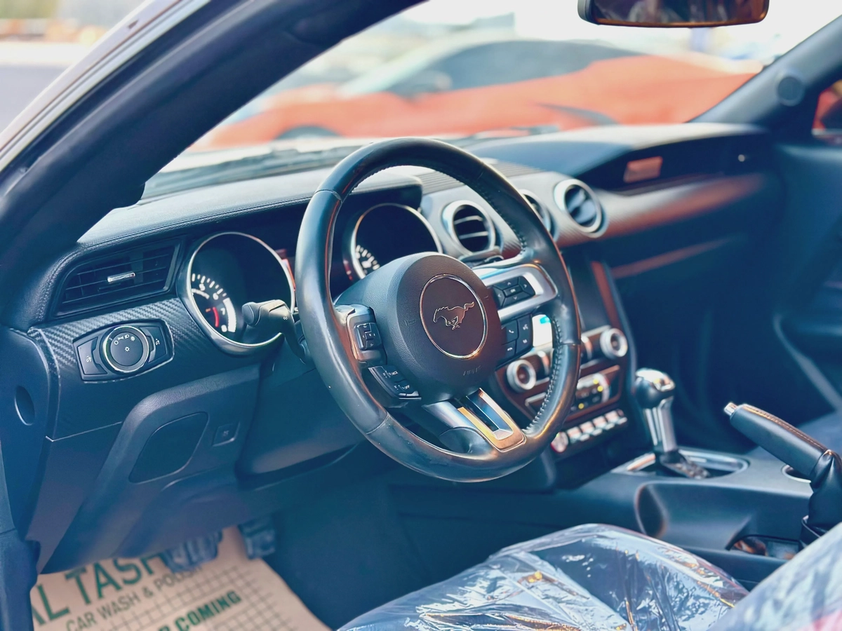 2018 Ford Mustang Ecoboost-4-4