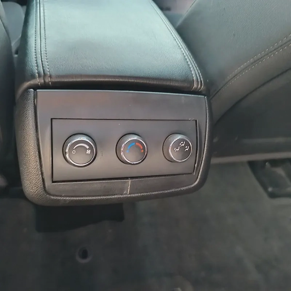 Chevrolet Traverse LT 2014 - American Specs - Well Maintained